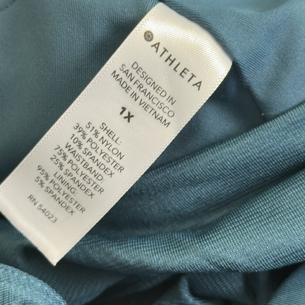 Athleta Run With It Textured 3.5” Running Gym Sho… - image 8